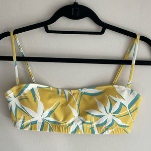 Beautiful bikini top with detachable tank top by Carve Design. Size Medium.
